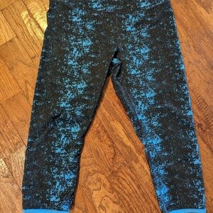 Kyodan reversible yoga pants crop blue & black Woman's Size Medium